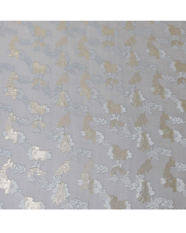 قماش شيفون حريري فرنسي (فرنساوي) فاخر باللون الرمادي مع نفس اللون من الفيسكوز مع لوريكس معدني ذهبي بتصميم زهور -D15634