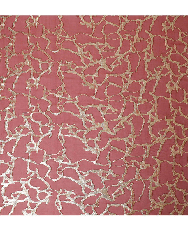 قماش شيفون من الحرير الخالص باللون الأحمر الصدئ مع لوريكس معدني ذهبي بتصميم تجريدي-D13194