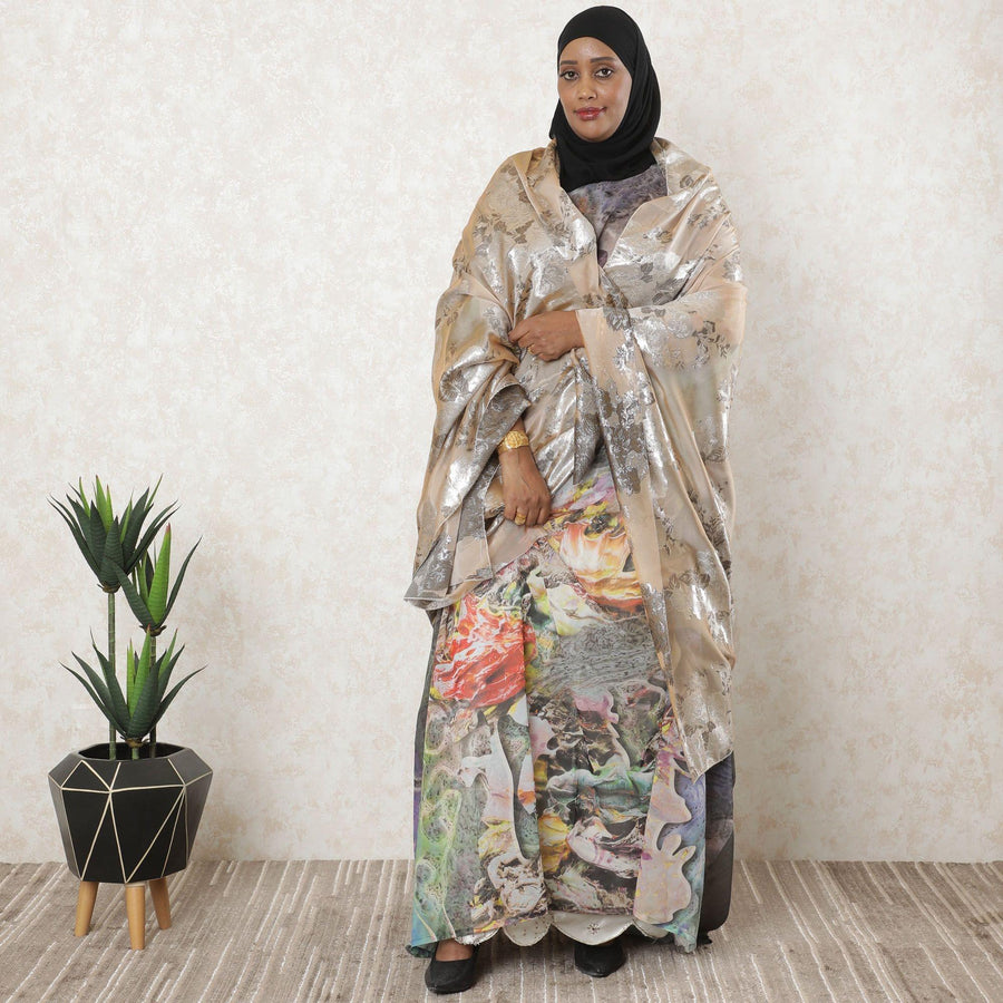 بيج فاتح فاخر من الشيفون الحريري الفرنسي (الفرانساوي) الفاخر مع الفيسكوز الأسود والوركس المعدني الفضي بتصميم الأزهار-D11560