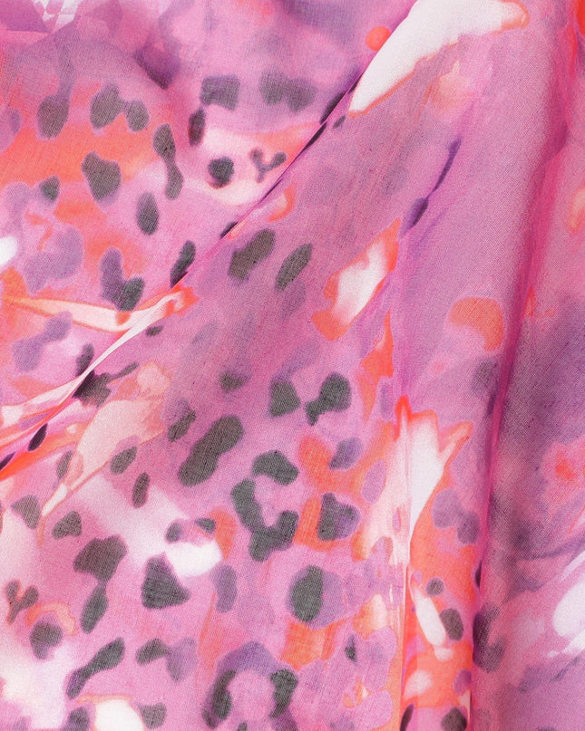 قماش الفوال القطني السويسري بنسبة 100% باللون الوردي السيري مع طباعة بنفس اللون والبرتقالي الداكن والأبيض والأسود بتصميم تجريدي-D7198