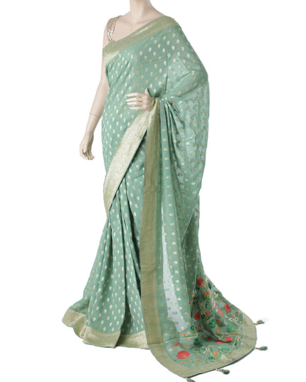 ساري شيفون صناعي مخلوط باللون الأخضر الغار مع تطريز رقيق متعدد الألوان بتصميم فاخر