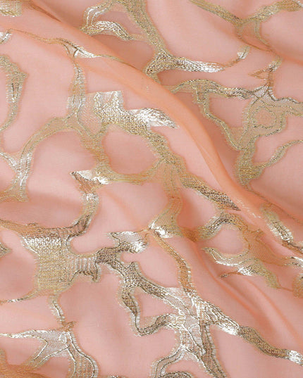 قماش شيفون من الحرير الخالص الخوخي الفاخر مع لوريكس معدني ذهبي بتصميم تجريدي -D13193