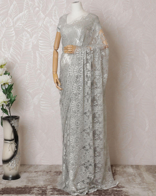 ساري من دانتيل شانتيلي الفرنسي المعدني النقي باللون الرمادي السحابي والفضي بتصميم زهور -D14912