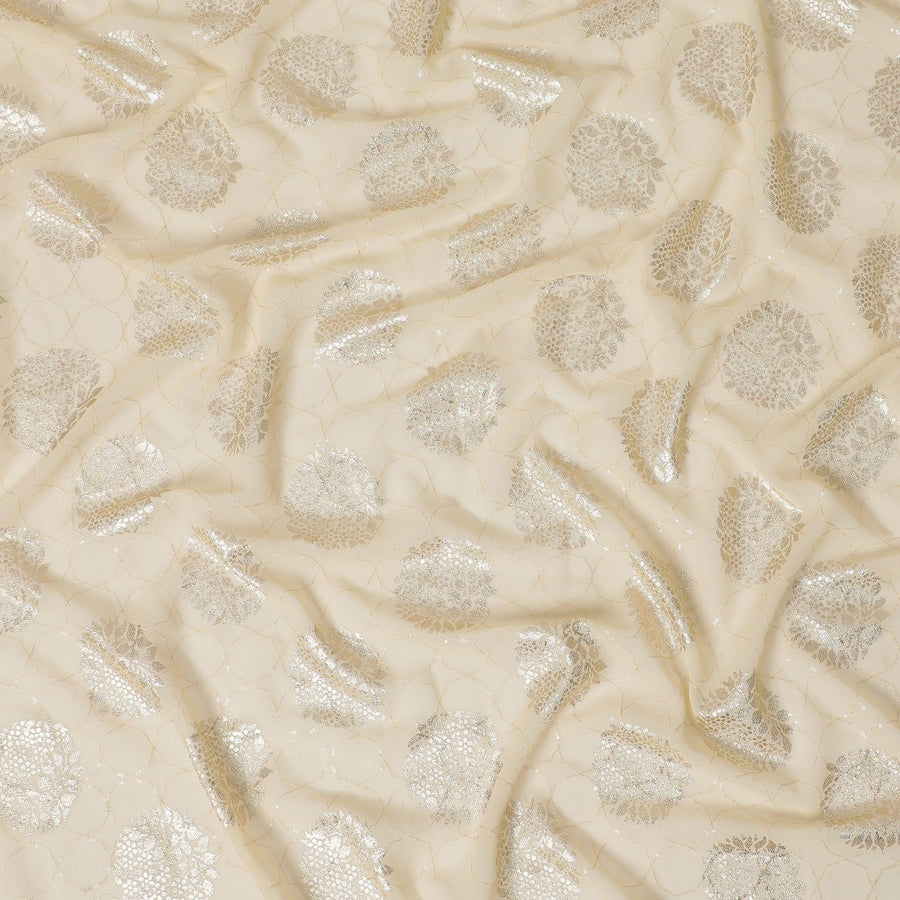 قماش جورجيت صناعي ذهبي فاتح مع تطريز بنفس اللون مع رقائق ذهبية مطبوعة بتصميم زهور - D12229