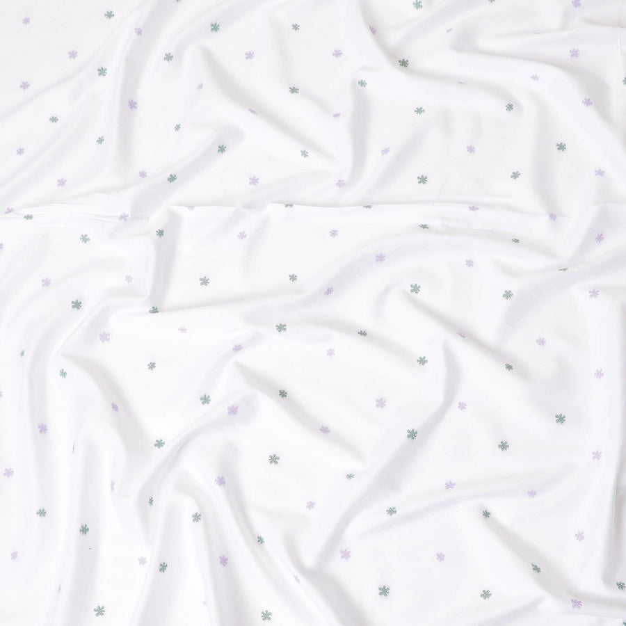 قماش القمصان الأبيض الفاخر 100% من القطن مع نفس لون الجاكار واللافندر والتطريز الأخضر بتصميم تجريدي-D9630